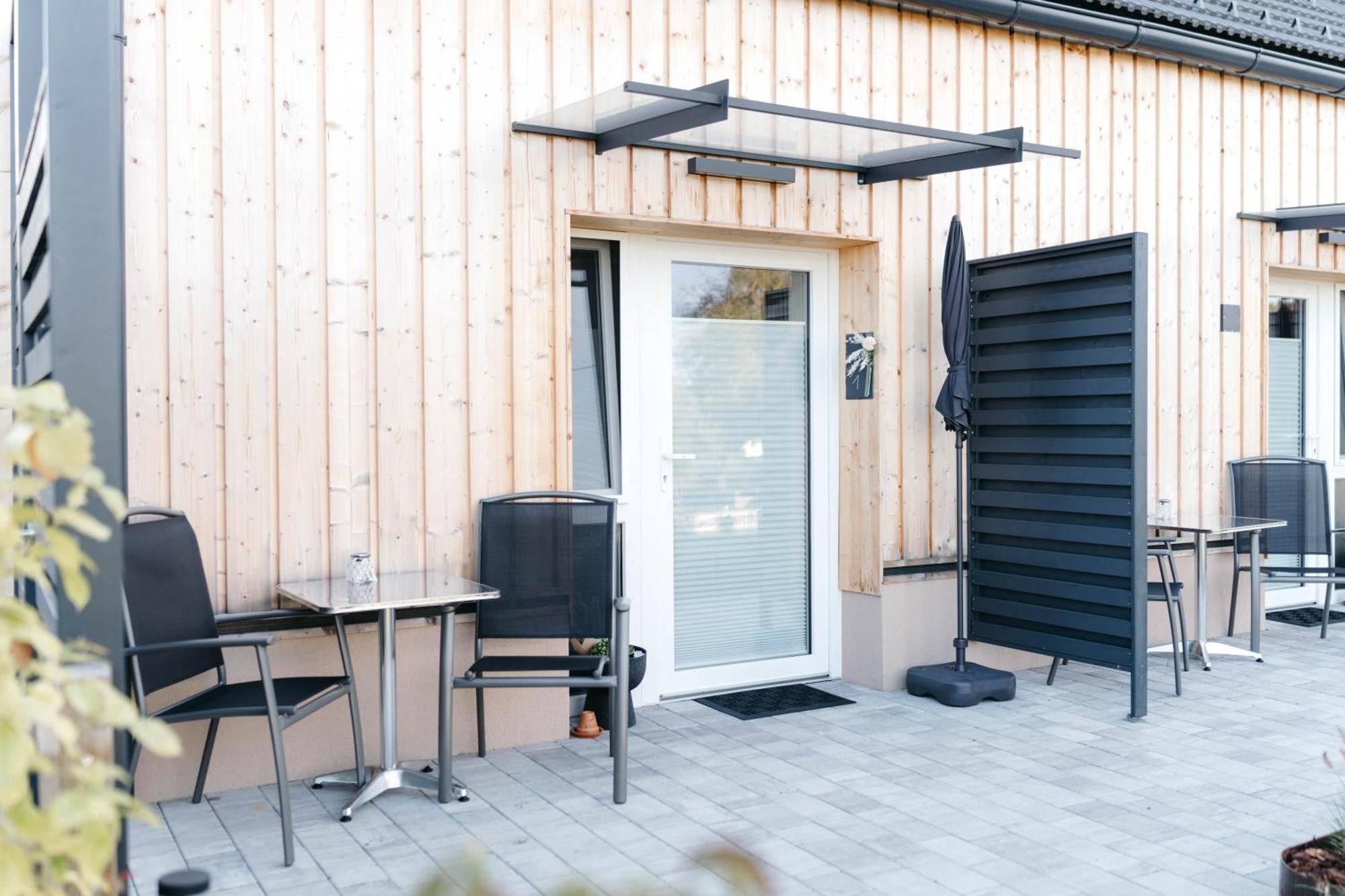 Pension Blumenwiese - Mitten Im Thermenland Burgau Exterior foto