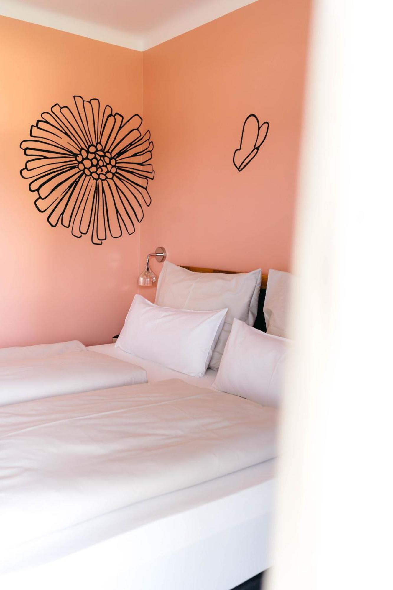 Pension Blumenwiese - Mitten Im Thermenland Burgau Exterior foto